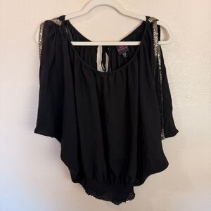 Bebe Vintage Y2K Gold Cold Shoulder Sleeve Blouse Top Size Medium Fairy